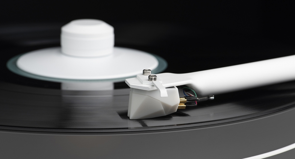 Pro-Ject releases The Beatles White Album special edition turntable