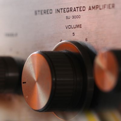 Stereo amplifiers for your turntable setup under $500